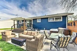 Sleek Great Falls Retreat - Conrad