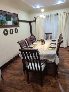 3 BR House in Toronto Downtown