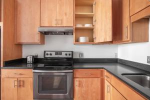 Alewife 2br w gym wd nr shopping T BOS-935