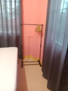 Friz Love Room Rental