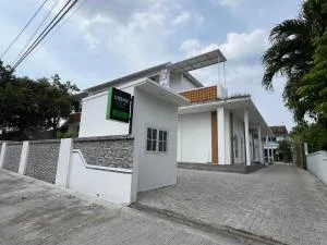 Urbanview Hotel Nimara Ngawi by RedDoorz - Cepu