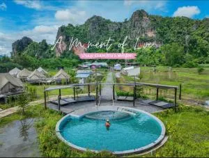 A Moment of Love...by Red Z @บ้านมุง เนินมะปราง - Kaengsopha