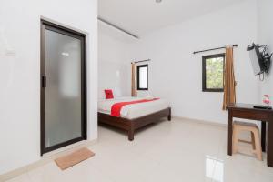 RedDoorz near Jawa Timur Park 3