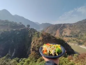 Tira Cafe & Hotel - Pauri