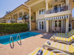 Sunset Beach Club Aqualettings Pearl 9