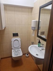 Noclegi Budomas Budget Wrocław-Szymanów FreeParking SmartTv