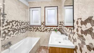 Maisons d'hotes COLOC PASTEUR - Belle colocation de 3 chambres - Hypercentre - Proche Gare et Tram - Wifi gratuit : photos des chambres