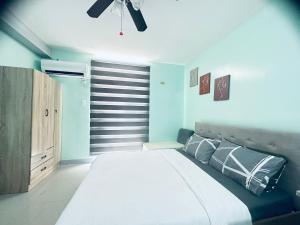 Fully Furnished Condo with Balcony Fiber Wi-Fi