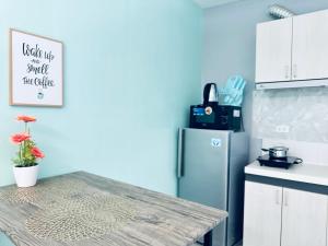 Fully Furnished Condo with Balcony Fiber Wi-Fi