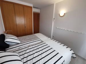 Apartamento a 250m de la playa con terraza, aire acondicionado y WIFI - ES-89-95