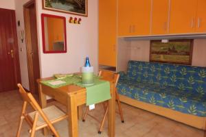 Essential studio apartment near the beach