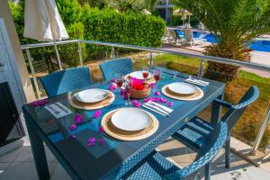 Sunset Beach Club Aqualettings Mermaid 25