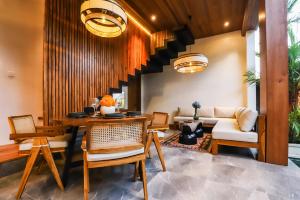 Villa Dubai - 2BDR, New, Well-Equipped, East Motive