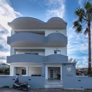 Lysithea Apartments - brand new, stylish & central