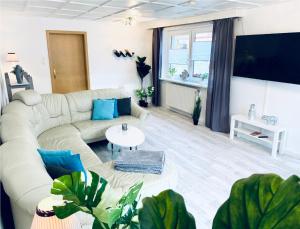 Kapitäns Hus 2 mit Infrarotsauna und großem Garten 700m zum Strand