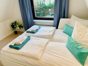 Kapitäns Hus 2 mit Infrarotsauna und großem Garten 700m zum Strand