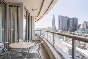 Spectacular Darling Harbour View Apartment & Parking