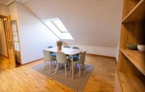 Atuaire Home La Merced en el centro histórico de Burgos PARKING INCLUIDO