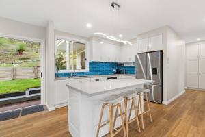 Newly Renovated Hyams Beach Cottage