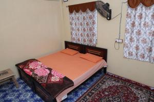 THE GUEST HOUSE - 3 BHK AC for 5-10 Guests for Families & Friends