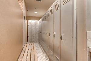 Powderhorn Lodge 210: Blazing Star Suite