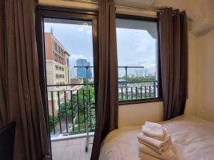 Shore 2 Tower 3 Unit 0537 Condo Makati View