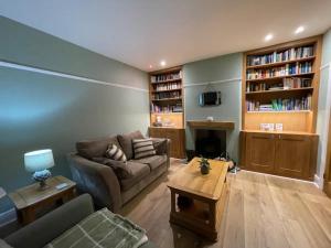 Stunning Views Pet-Friendly Sleeps 6 Great Walks Pass the Keys