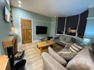 Stunning Views Pet-Friendly Sleeps 6 Great Walks Pass the Keys