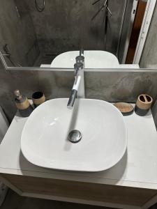 Kellys Cozy Hideaway - Central Tirana