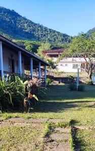 Casa e quintal exclusivo Meu Xodó- rota da ferradura em Guarapari- Praia e montanha- até 4 pessoas