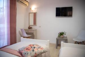 Kolevri Studios - 650m from Laganas Center, by ZanteWize