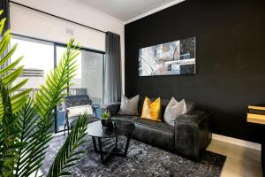 Upmarket Stunner in Ballito 360 with Inverter