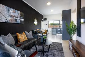 Upmarket Stunner in Ballito 360 with Inverter