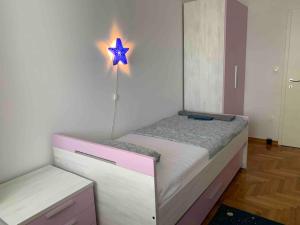 Close to center big terrace city tram garage parking place fast WIFI Super king size bed grocery 1min