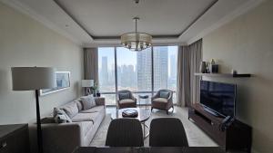 Address Fountain View Tower 2