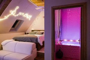 La Mezzanine de lEtoile suite avec jacuzzi privé