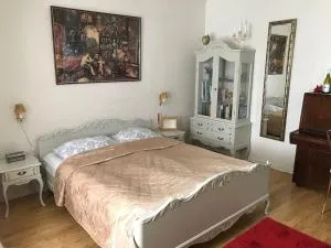 Romanttinen Retrokaksio - 肯佩莱