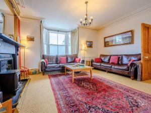 6 Bed in Keswick SZ481