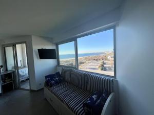 Bel appartement P2 climatisé vue sur mer pour 24 pers avec terrasse et parking