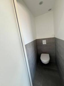 Bel appartement P2 climatisé vue sur mer pour 24 pers avec terrasse et parking