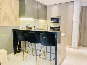 Luxury 1 Bedroom Apartment