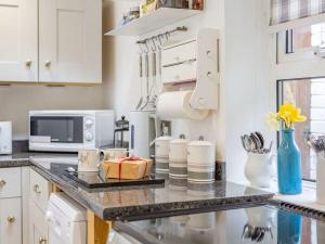 Juliet Cottage, late Georgian treasure, charming, cosy and historic, only a short walk to Alnwick Castle