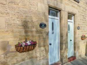 Juliet Cottage, late Georgian treasure, charming, cosy and historic, only a short walk to Alnwick Castle