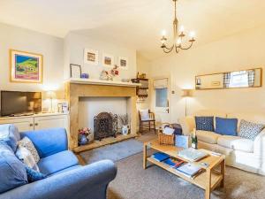 Juliet Cottage, late Georgian treasure, charming, cosy and historic, only a short walk to Alnwick Castle