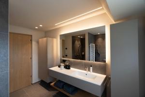 Traumhaftes Panorama und Wohlfühl-Wellness im Penthouse St. Helena in Partschins