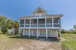 New Listing! 4BR on Harbor Island - Oceanmarsh Subdivision