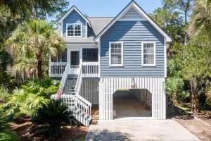 New Listing! Sleeps 10 on Harbor Island - Golf Cart Available for Rent - Oceanmarsh Subdivision