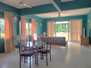 SEA BREEZE VACATION HOME - Kampong Si Ginting