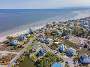 Immaculate Low Country Oasis on Harbor Island