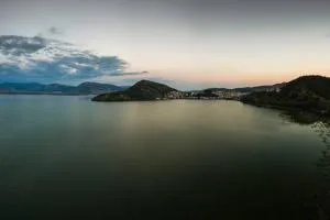 ΔΙΧΩΡΟ ΔΙΑΜΕΡΙΣΜΑ ΣΤΗΝ ΚΑΣΤΟΡΙΑ - Kostenétsi